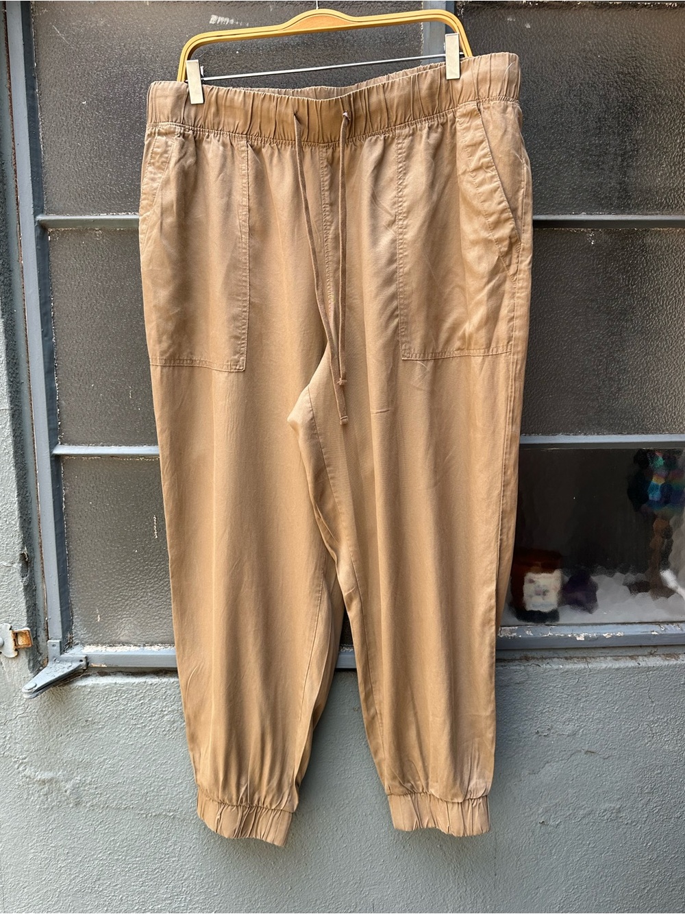 Universal Thread Womens XXL Khaki Lyocell Jogger Pants Elastic Waist Lounge
